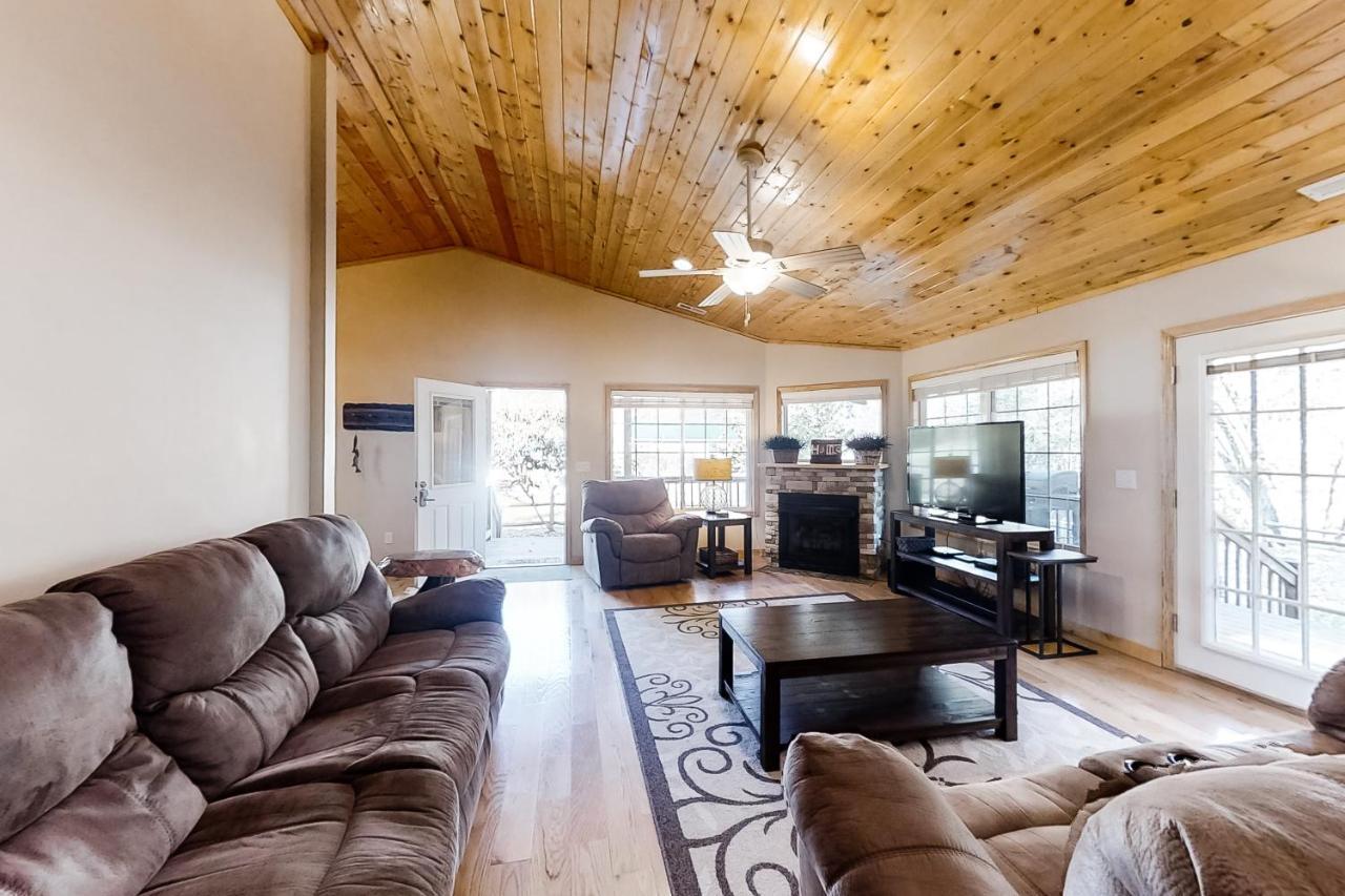 3 Bed 2 Bath Vacation Home In Whittier エクステリア 写真